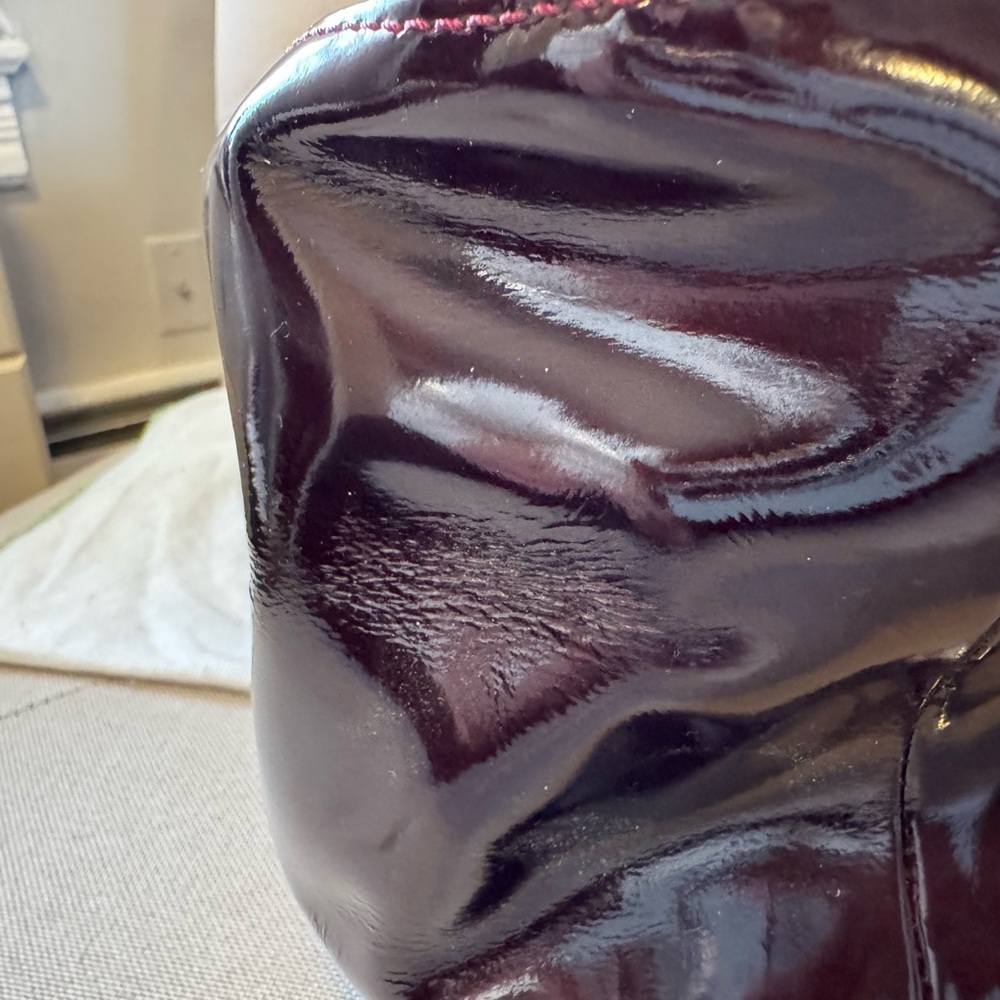Longchamp Roseau patent leather tote bag Burgundy.  - Picture 9 of 16